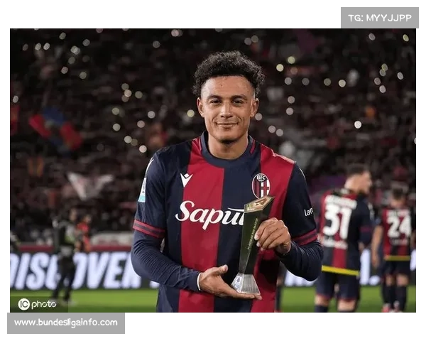 博洛尼亚球员卢库米获最佳，赛后与队友庆祝